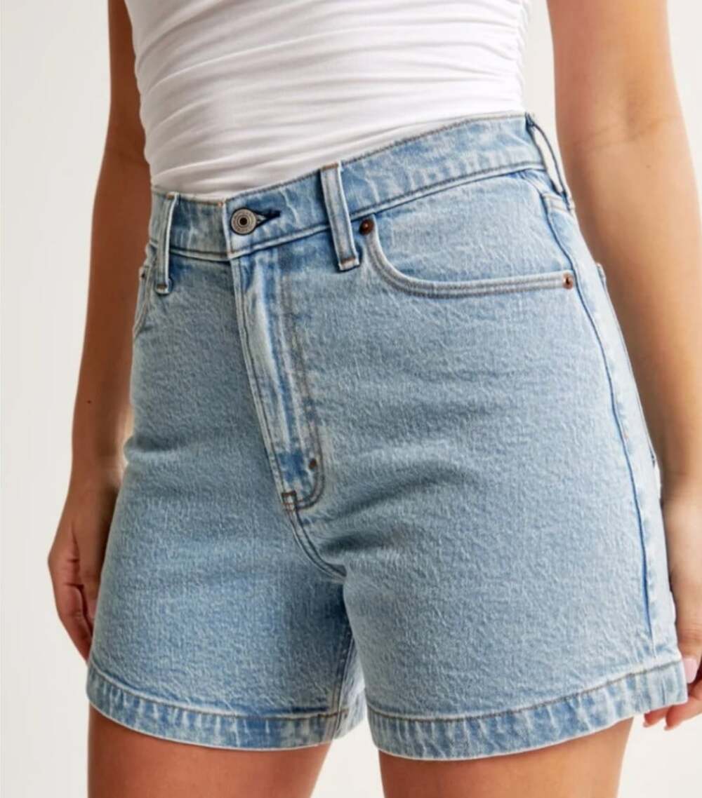 Abercrombie Curve Love High Rise Dad Short Light Wash Size 33